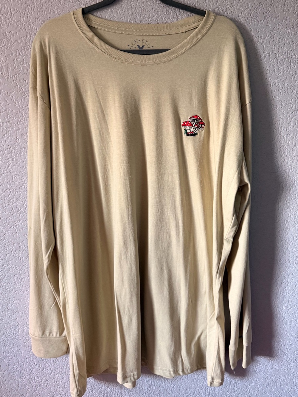 Long-Sleeve Crewneck Shirt - Beige with Embroidered Patch